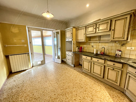 Maison de village  vendre Carcs (83570) : Idal pour faire un commerce avec logement au dessus, en plein centre ville !