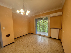 Maison de village  vendre Carcs (83570) : Idal pour faire un commerce avec logement au dessus, en plein centre ville !