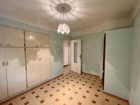 Maison de village  vendre Carcs (83570) : Idal pour faire un commerce avec logement au dessus, en plein centre ville !