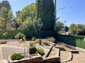 Villa / Propri�t� � vendre Carc�s (83570) : Maison enti�rement r�nov�e � pied du village, dans un quartier calme