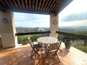 Villa / Proprit  vendre Cotignac (83570) : Maison au calme, avec une trs belle vue sur Notre Dame de Grce de Cotignac.