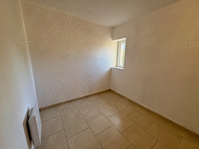 Maison de village  vendre Montfort sur Argens (83570) : Maison de village avec garage situe au centre du village