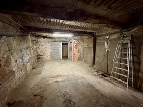 Maison de village  vendre Montfort sur Argens (83570) : Maison de village avec garage situe au centre du village