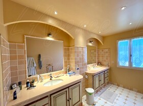 Villa / Propri�t� � vendre Cotignac (83570) : Spacieuse et lumineuse villa dans un quartier tr�s r�sidentiel