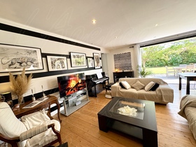 Villa / Propri�t� � vendre Carc�s (83570) : Maison contemporaine et autosuffisante, avec possibilit� de louer 2 studios