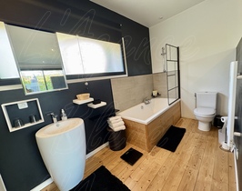 Villa / Propri�t� � vendre Carc�s (83570) : Maison contemporaine et autosuffisante, avec possibilit� de louer 2 studios