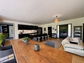 Villa / Propri�t� � vendre Carc�s (83570) : Maison contemporaine et autosuffisante, avec possibilit� de louer 2 studios