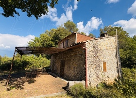 Villa / Proprit  vendre Carcs (83570) : Proprit sur plus de 3,6 Ha, avec plusieurs btis, vue splendide et calme absolu.