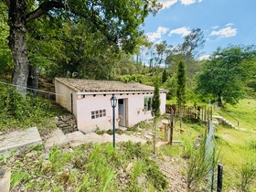 Villa / Proprit  vendre Carcs (83570) : Proprit sur plus de 3,6 Ha, avec plusieurs btis, vue splendide et calme absolu.