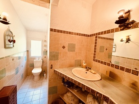 Villa / Proprit  vendre Carcs (83570) : Proprit sur plus de 3,6 Ha, avec plusieurs btis, vue splendide et calme absolu.