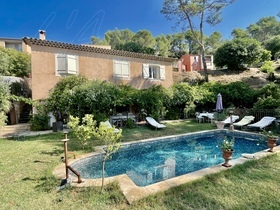 Villa / Proprit  vendre Cotignac (83570) : Maison rcente en position dominante,  pied du village.