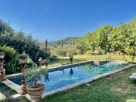 Villa / Proprit  vendre Cotignac (83570) : Maison rcente en position dominante,  pied du village.