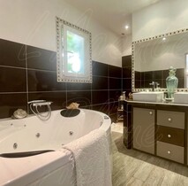 Villa / Proprit  vendre Cotignac (83570) : Maison rcente en position dominante,  pied du village.