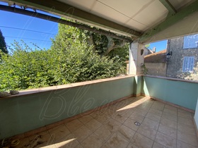 Maison de village  vendre Le Val (83143) : Belle maison de village avec 2 garages en co-exclusivit