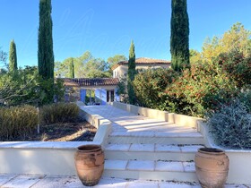 Villa / Propri�t� � vendre Bras (83149) : Vues remarquables pour cette spacieuse villa sur un grand terrain