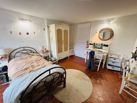 Maison de village � vendre Cotignac (83570) : Bien unique en plein centre du village avec un jardin de 800 m� !