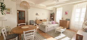 Maison de village � vendre Cotignac (83570) : Maison tr�s lumineuse situ�e au centre du village, enti�rement r�nov�e, avec garage.