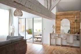 Maison de village � vendre Cotignac (83570) : Maison tr�s lumineuse situ�e au centre du village, enti�rement r�nov�e, avec garage.