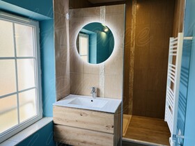 Appartement � vendre Cotignac (83570) : Appartement en plein centre village, r�nov� et tr�s lumineux.