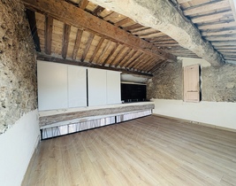 Appartement � vendre Cotignac (83570) : Appartement en plein centre village, r�nov� et tr�s lumineux.