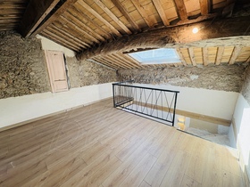 Appartement � vendre Cotignac (83570) : Appartement en plein centre village, r�nov� et tr�s lumineux.