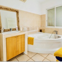 Villa / Propri�t� � vendre Cotignac (83570) : Villa r�cente pleine de charme, plain pied, au calme et expo Sud