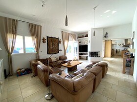 Villa / Proprit  vendre Cotignac (83570) : Vue exceptionnelle pour cette villa de plain-pied en parfait tat!