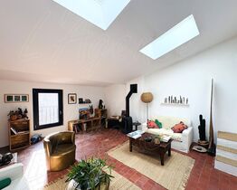 Maison de village � vendre Correns (83570) : Superbe maison de Ma�tre enti�rement r�nov�e, situ�e dans le 1er village bio de France.