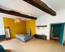 Maison de village � vendre Correns (83570) : Superbe maison de Ma�tre enti�rement r�nov�e, situ�e dans le 1er village bio de France.